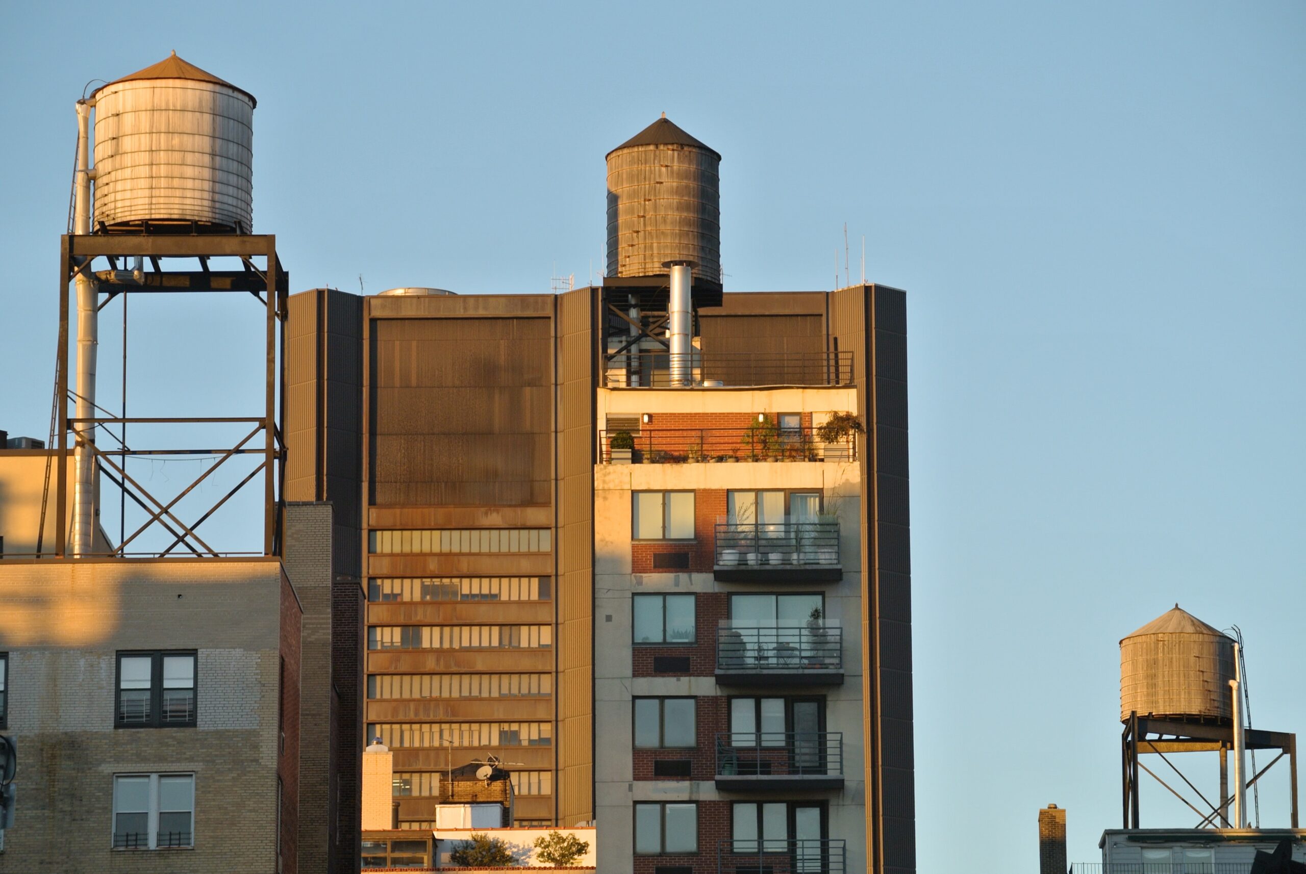 NYC rooftop water tanks dotting the skyline